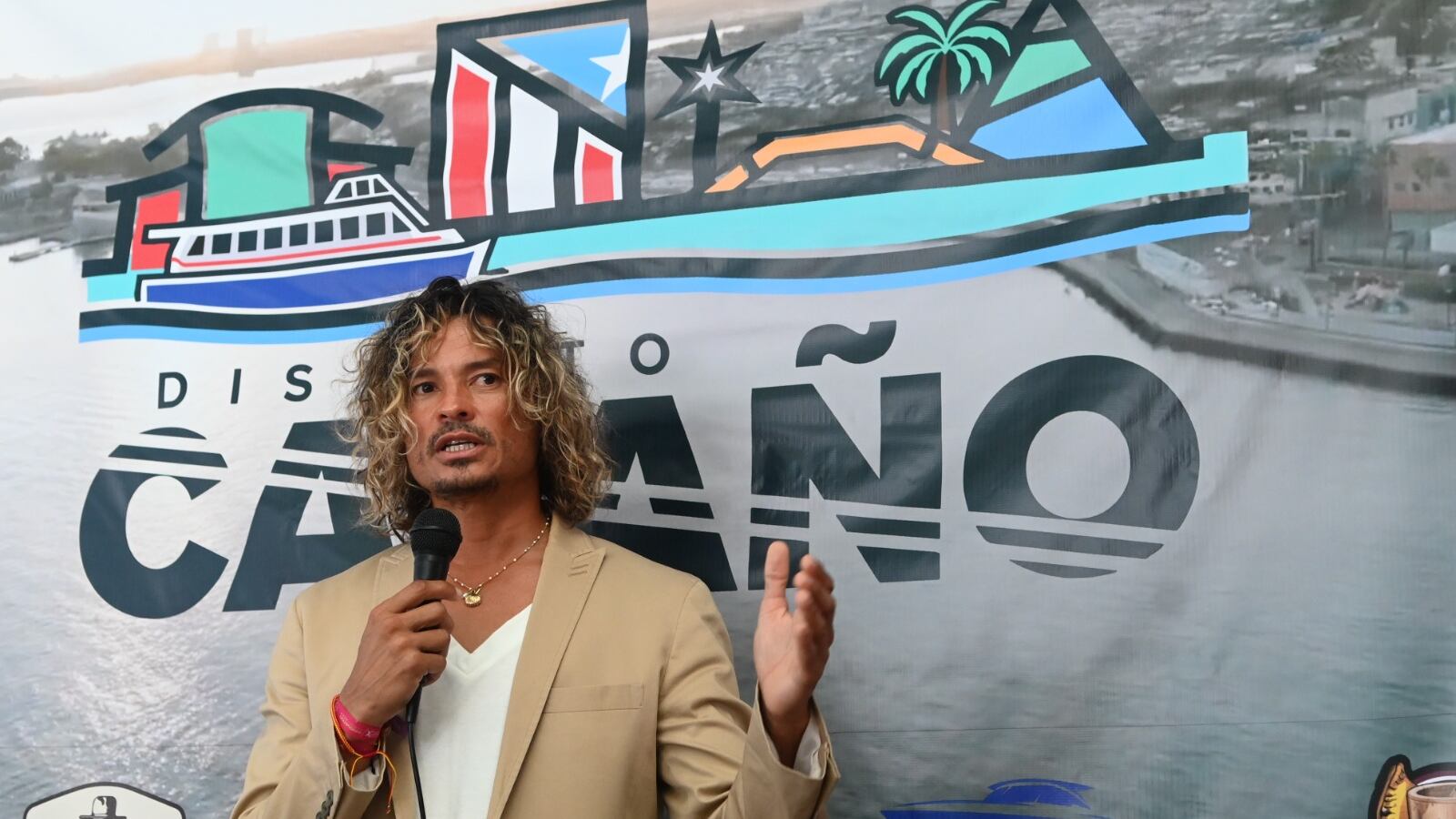 Foto Dennis A. Jones