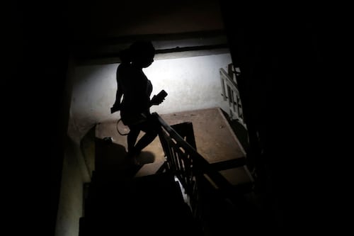 Apagones constantes provocan dolores de cabeza e incertidumbre entre los cubanos