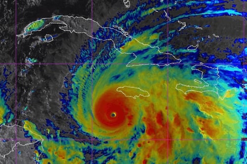 Mueren tres personas en Jamaica mientras el país se prepara para el huracán ‘Melissa’