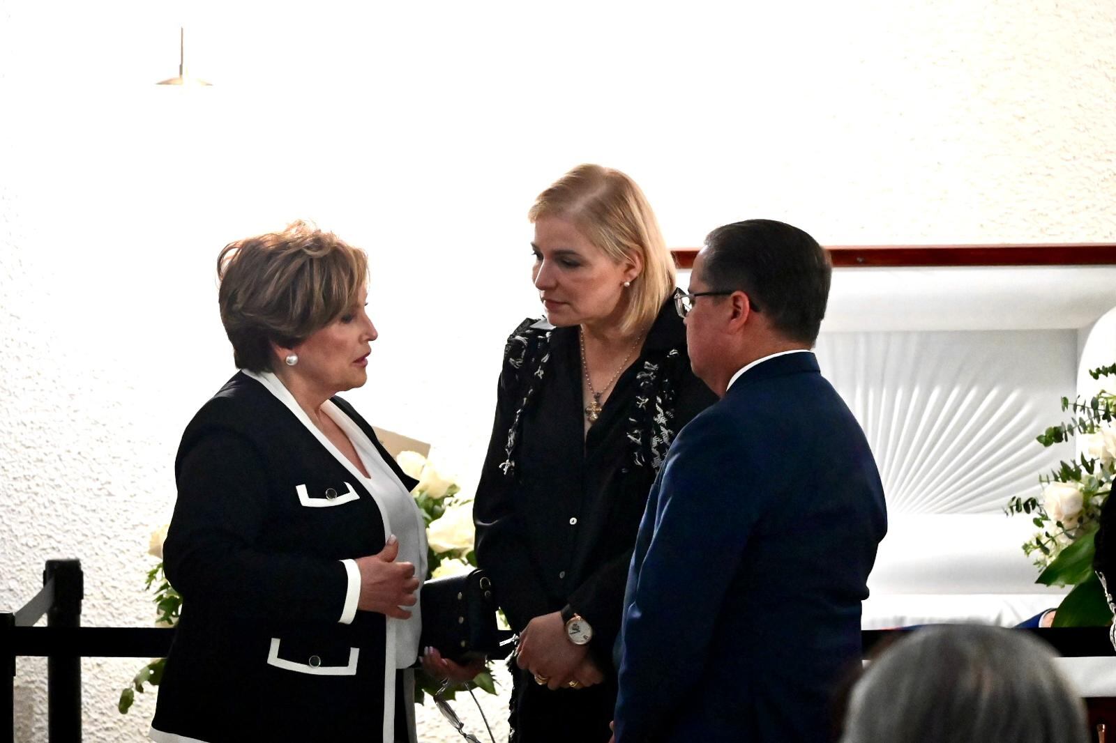 Al velorio del expresidente cameral acudieron varias figuras de la política, especialmente del Partido Popular Democrático.