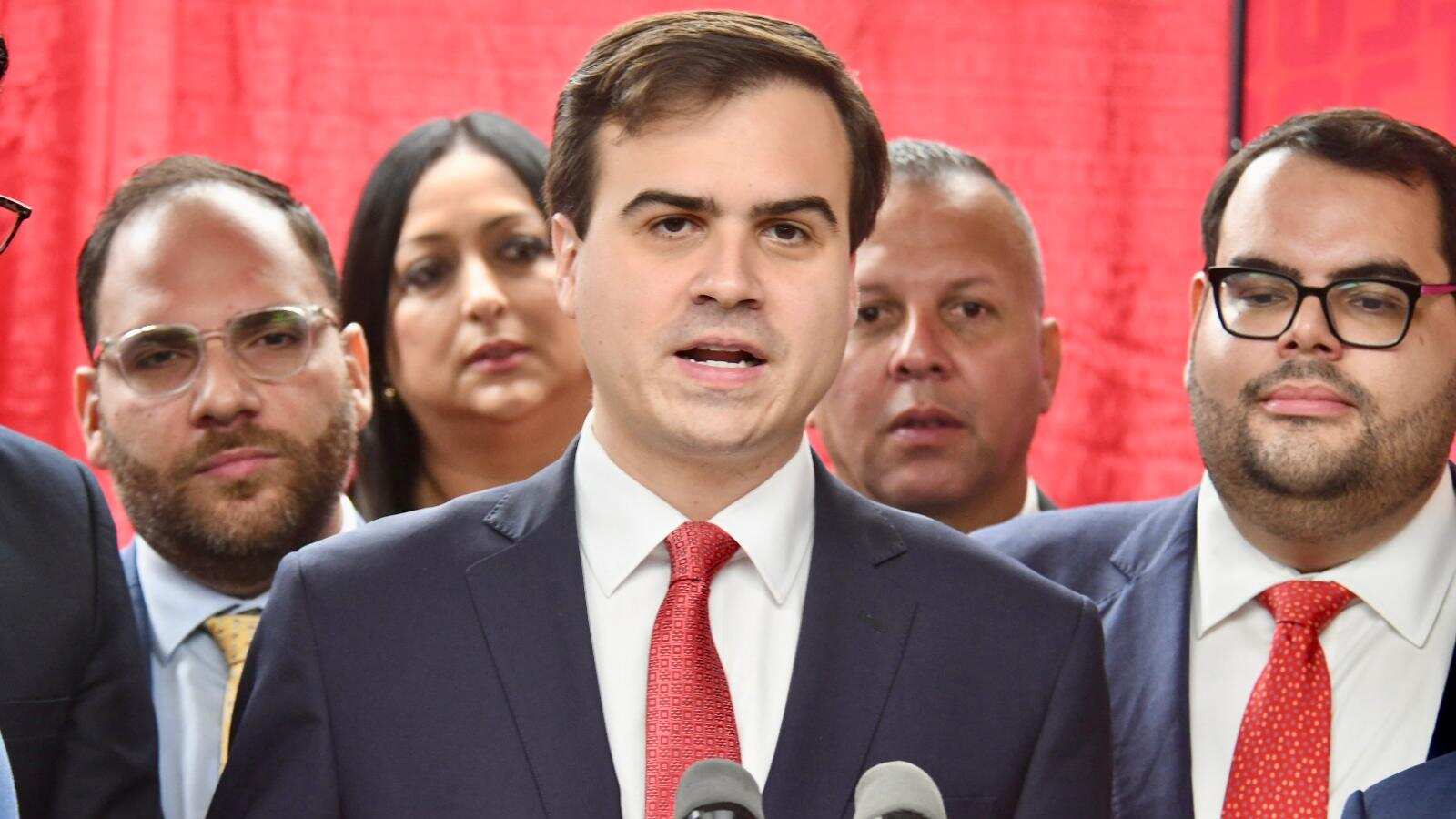 El presidente del PPD, Pablo José Hernández, Manuel Calderón Cerame como secretario general de la colectividad, Ernesto González como comisionado electoral y Ramón Luis Hernández como comisionado electoral alterno.