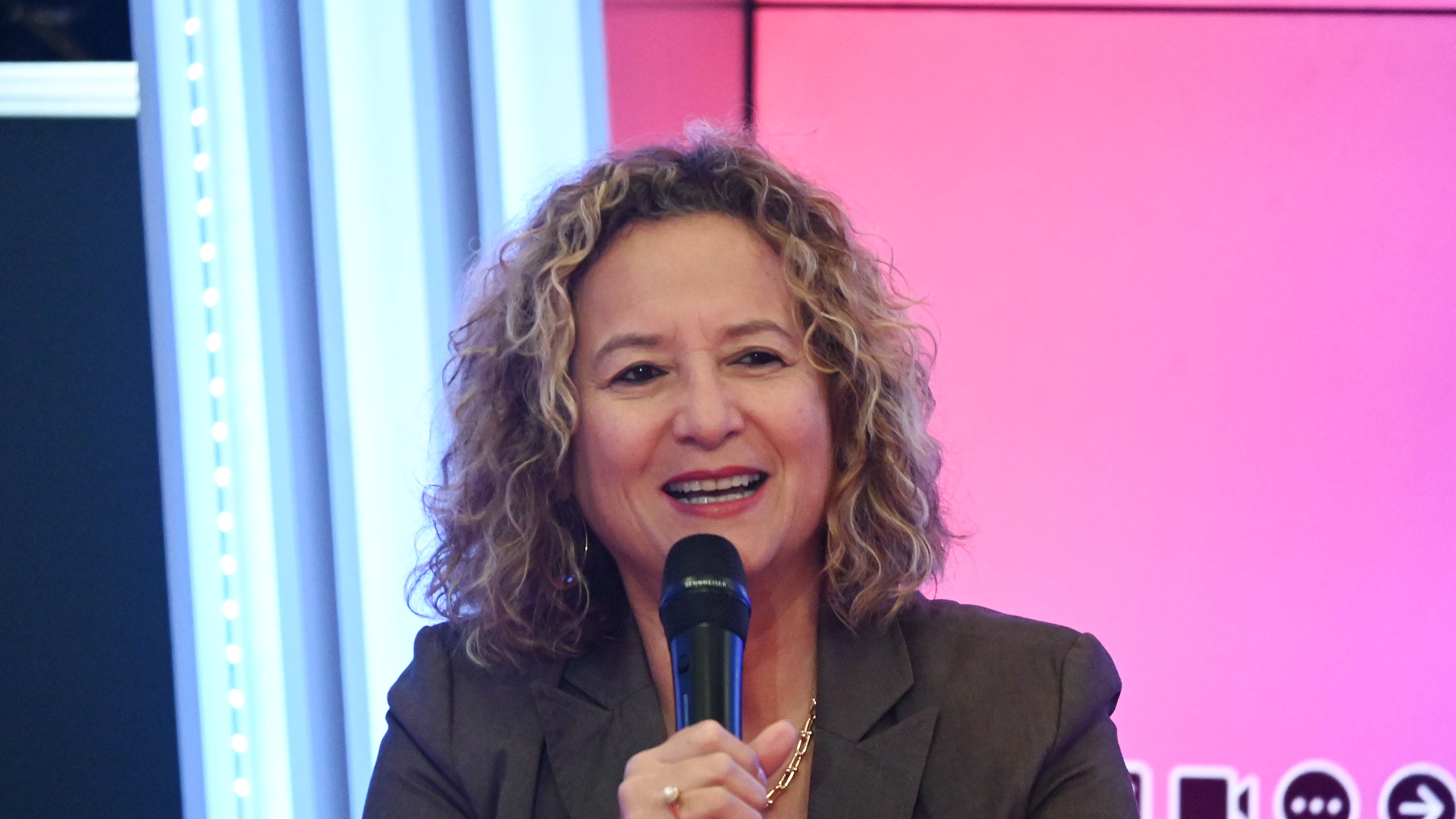 El Director del BSNF, Luis Gabriel Miranda. Ofrece los resultados de la recién terminada temporada del BSNF.