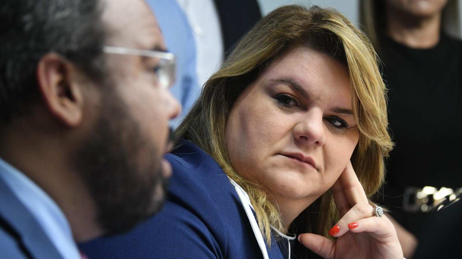 Jenniffer González Colón reunida con el secretario del Departamento de Educación, Eliezer Ramos.
