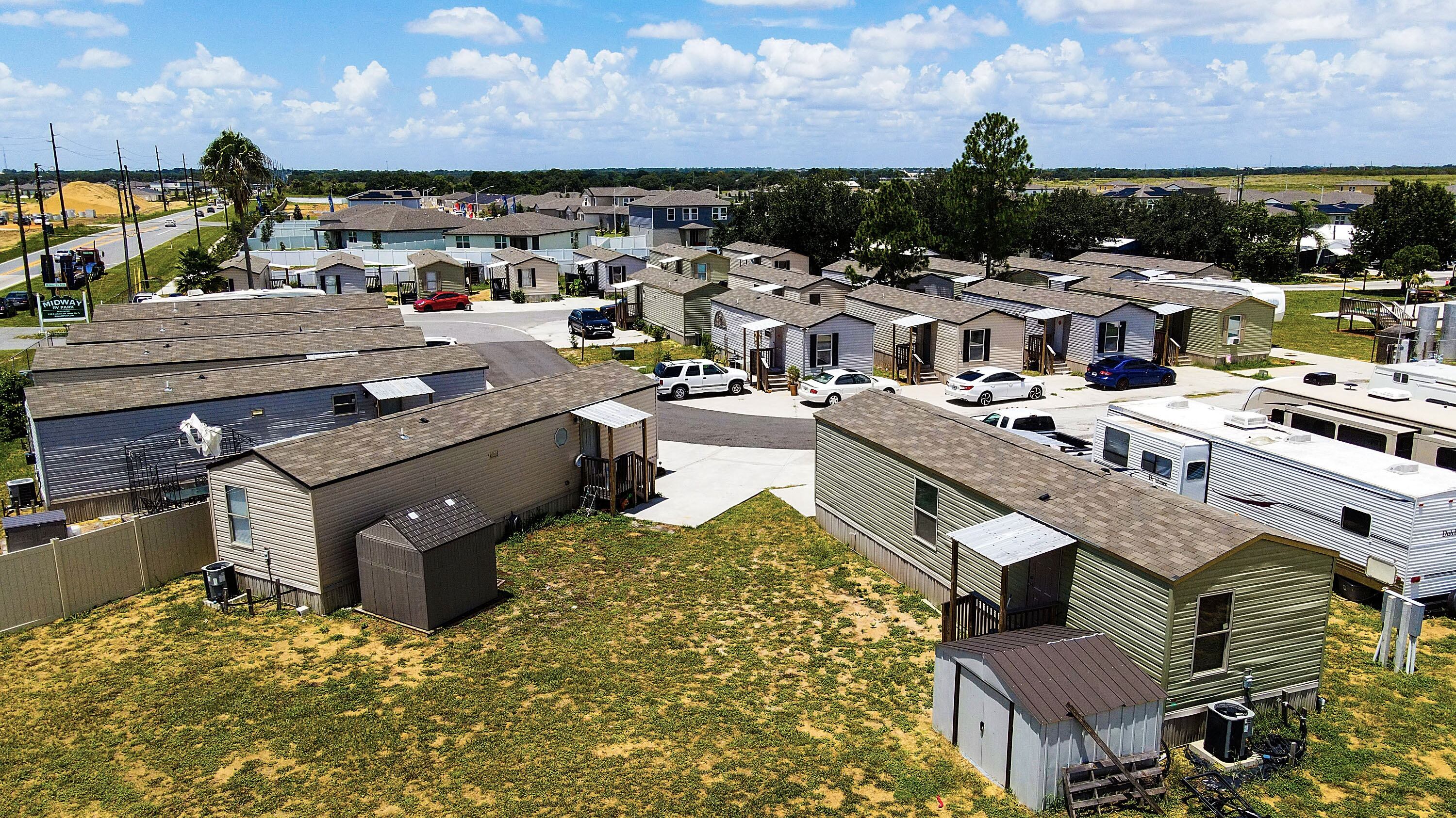 Midway RV Park es un parque de casas rodantes en Haines City, en el condado de Polk, donde viven 57,055 puertorriqueños.