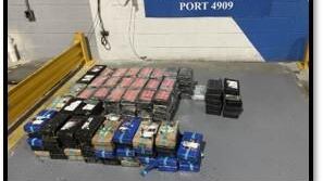 Incautan 450 libras de cocaína ocultas en un chasis de contenedor.