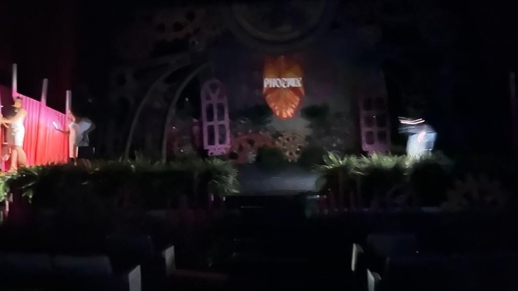 Quedan a oscuras estudiantes de Cayey durante graduación