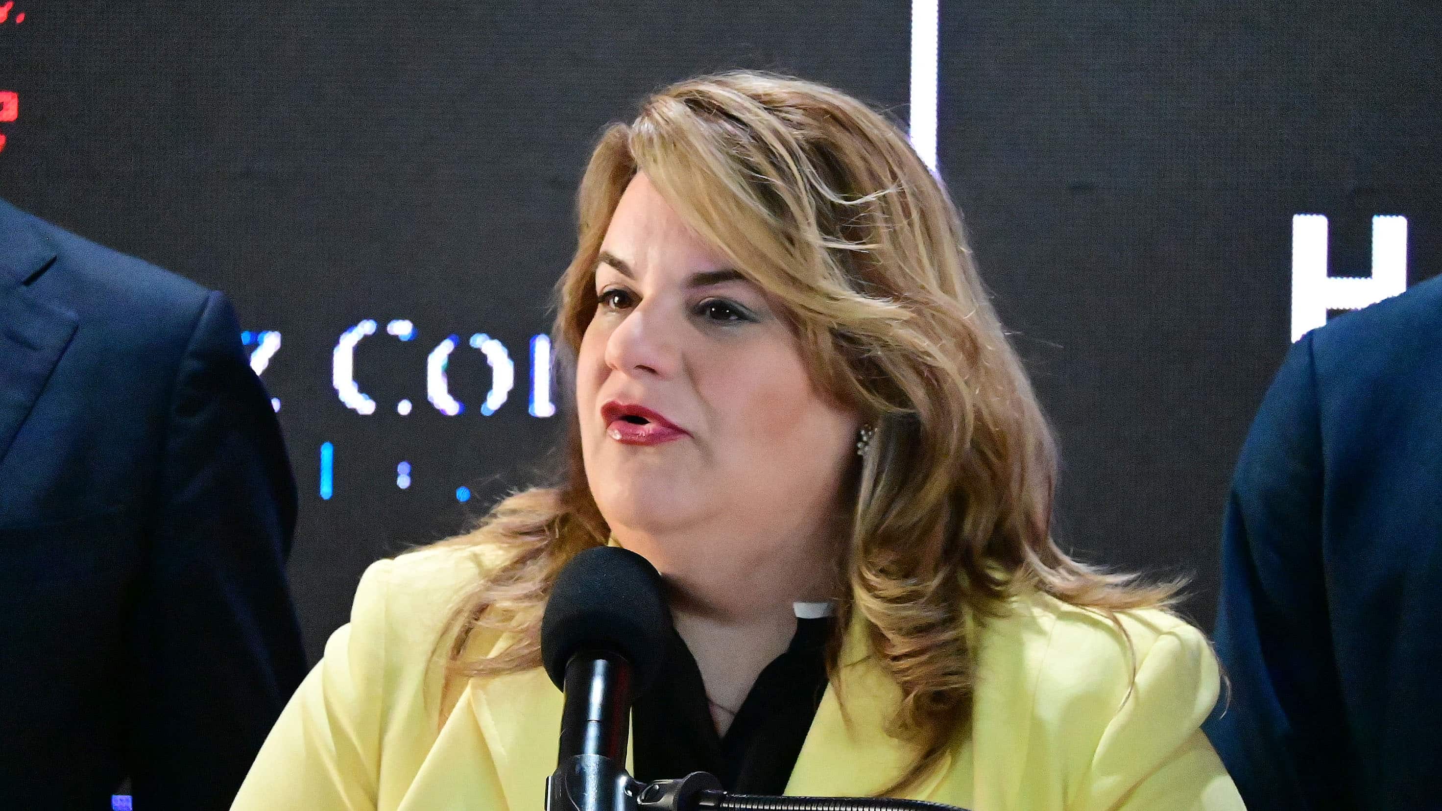 La gobernadora echazó el jueves que su administración contemple o haya recibido propuestas para la construcción de un gasoducto, al tiempo que minimizó preocupaciones sobre el transporte de gas natural licuado en camiones.