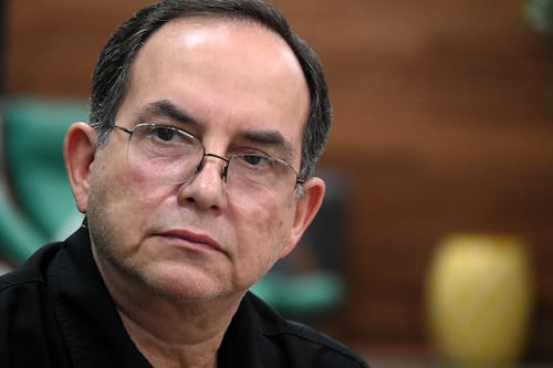 Carlos Díaz Vélez revalida como presidente del Colegio de Médicos Cirujanos