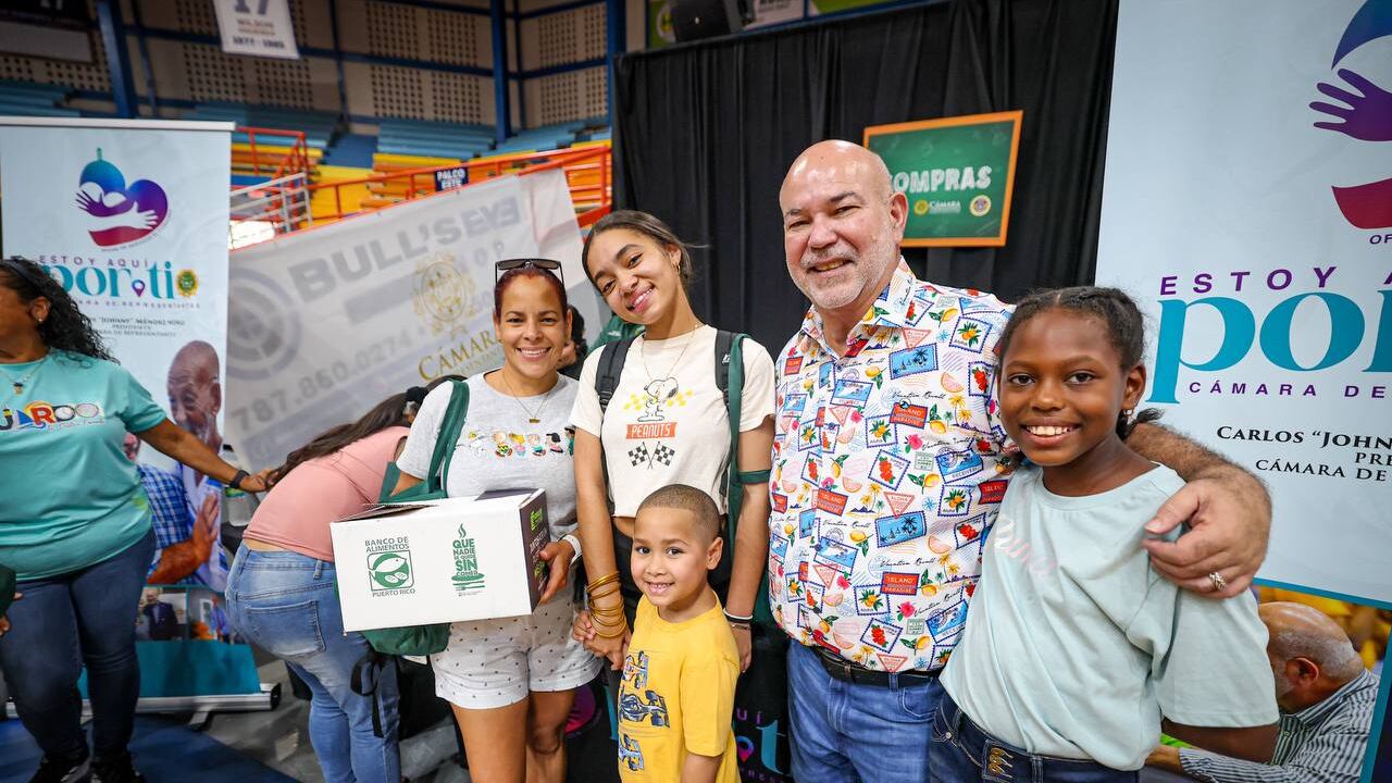 Además, participaron de los servicios de barbería, vacunación, juegos interactivos y charlas educativas.
