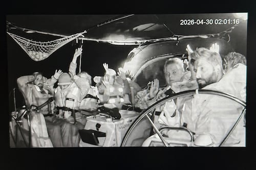 Israel intercepta flotilla rumbo a Gaza y detiene a 175 activistas en aguas internacionales