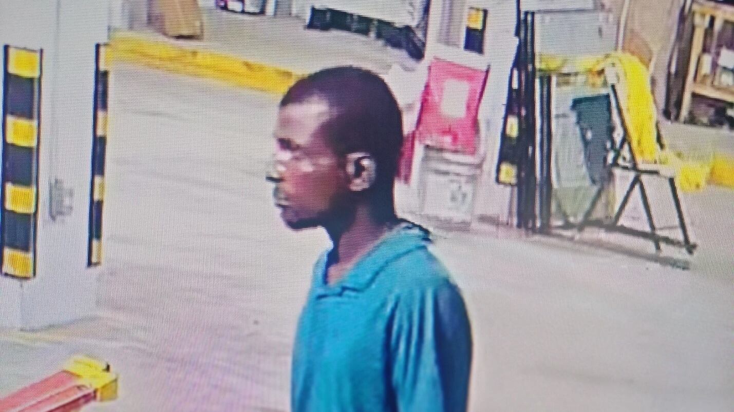 Buscan a este hombre por escalamiento en San Juan.