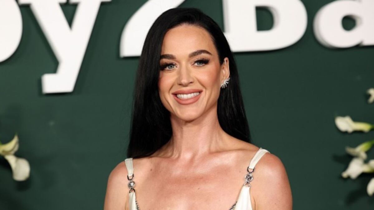 "Grita desesperación": el atrevido look de Katy Perry que causó polémica en redes
