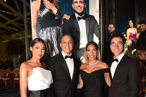 Familia del periodista Alex Delgado lanza la campaña “Papi y mami, LOS AMO CON TODA MI VIDA”