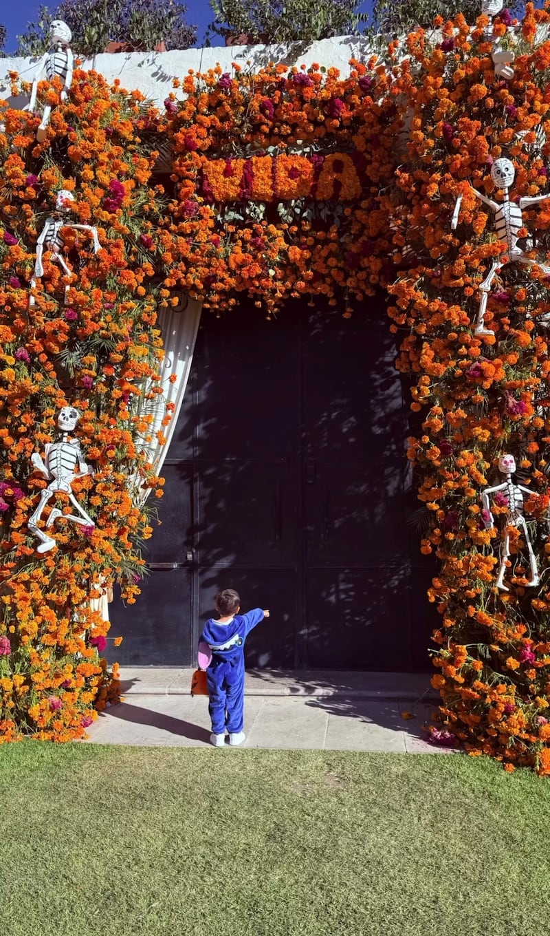 Cynthia Rodríguez compartió una tierna foto de su hijo con un icónico disfraz.