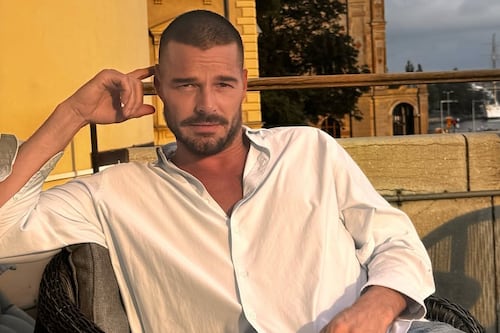 Ricky Martin niega que foto íntima con otro hombre, sea verdadera: “no mienta caballero”