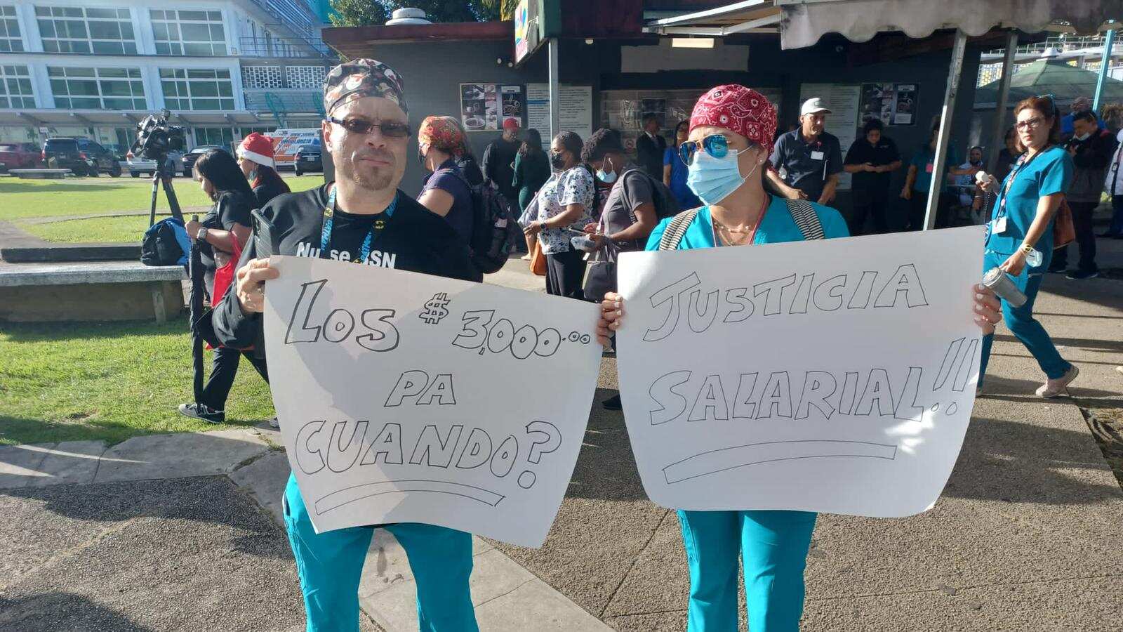 Empleados de Centro Médico exigen su bono de $3,000