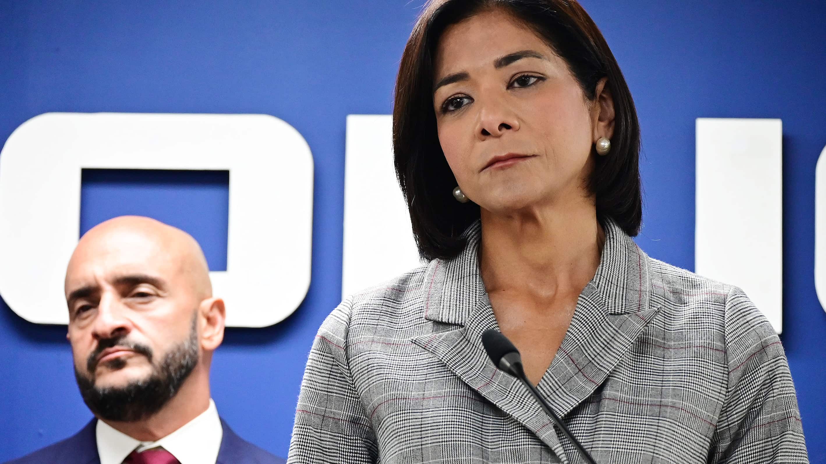 La secretaria de Justicia, Lourdes Lynnette Gómez Torres. Conferencia de Prensa de la Policía. sobre los arrestos de varios funcionarios del Depart. de Corrección.