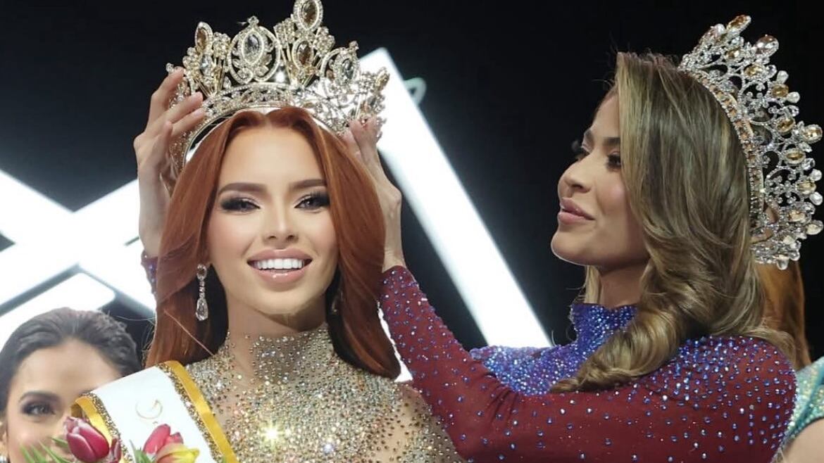 Gabriela Vázquez fue coronada por Ediris J. Rivera en febrero pasado.