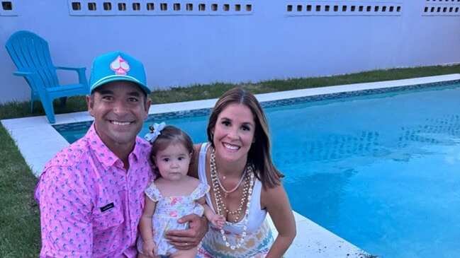 Rafael “Rafa” Campos, Stephanie Casanova y su hija.