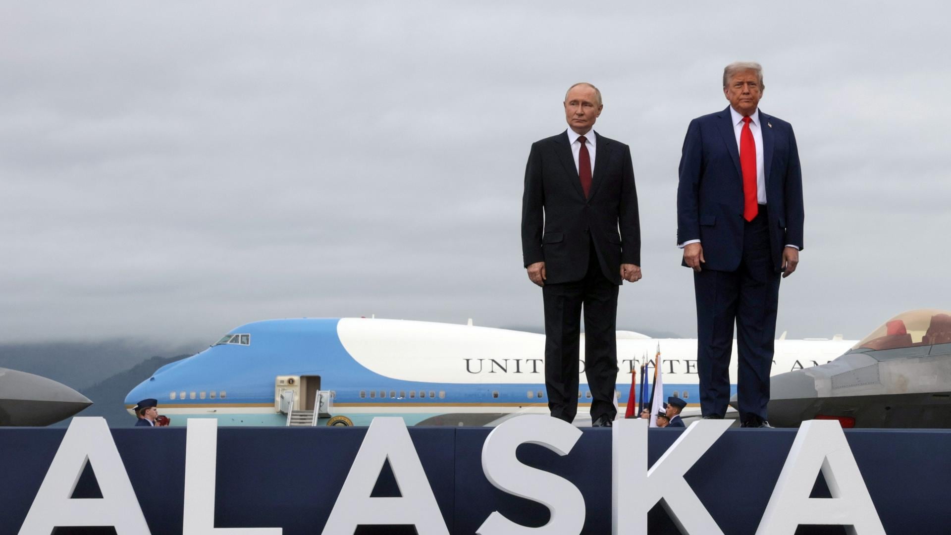 El presidente de los Estados Unidos, Donald Trump (d), y el presidente de Rusia, Vladimir Putin