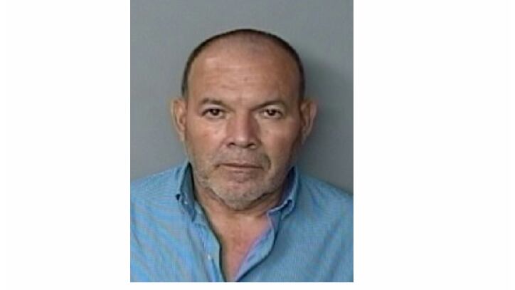 Carlos López Santiago.