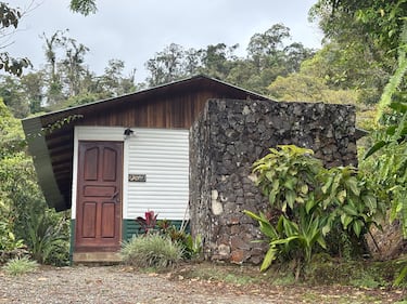 Hotel Quelitales.  Provincia de Cartago, Cachí, Costa Rica. Metro Puerto Rico. 30 de abril de 2025. (Fabiana S. Delpin Rivera).
