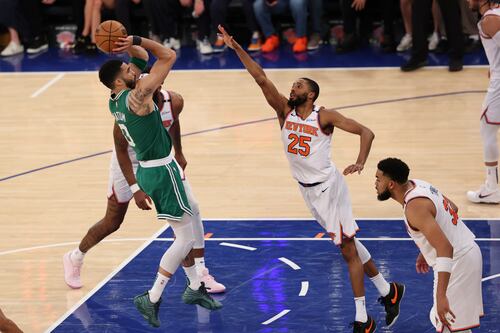 Celtics dominan a los Knicks y acortan distancia en la serie