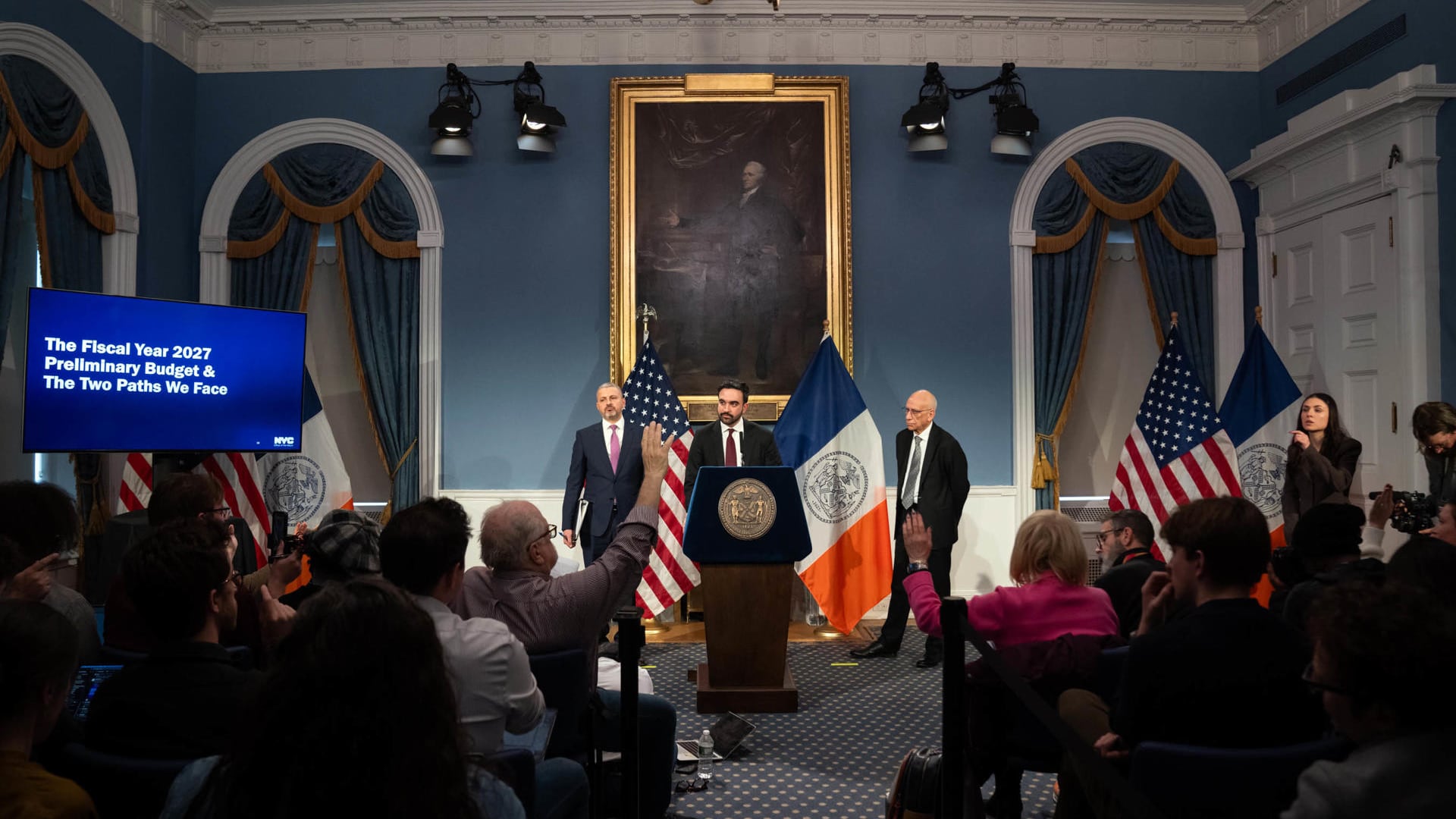 Mamdani propone subir impuestos a la propiedad en Nueva York por déficit presupuestario