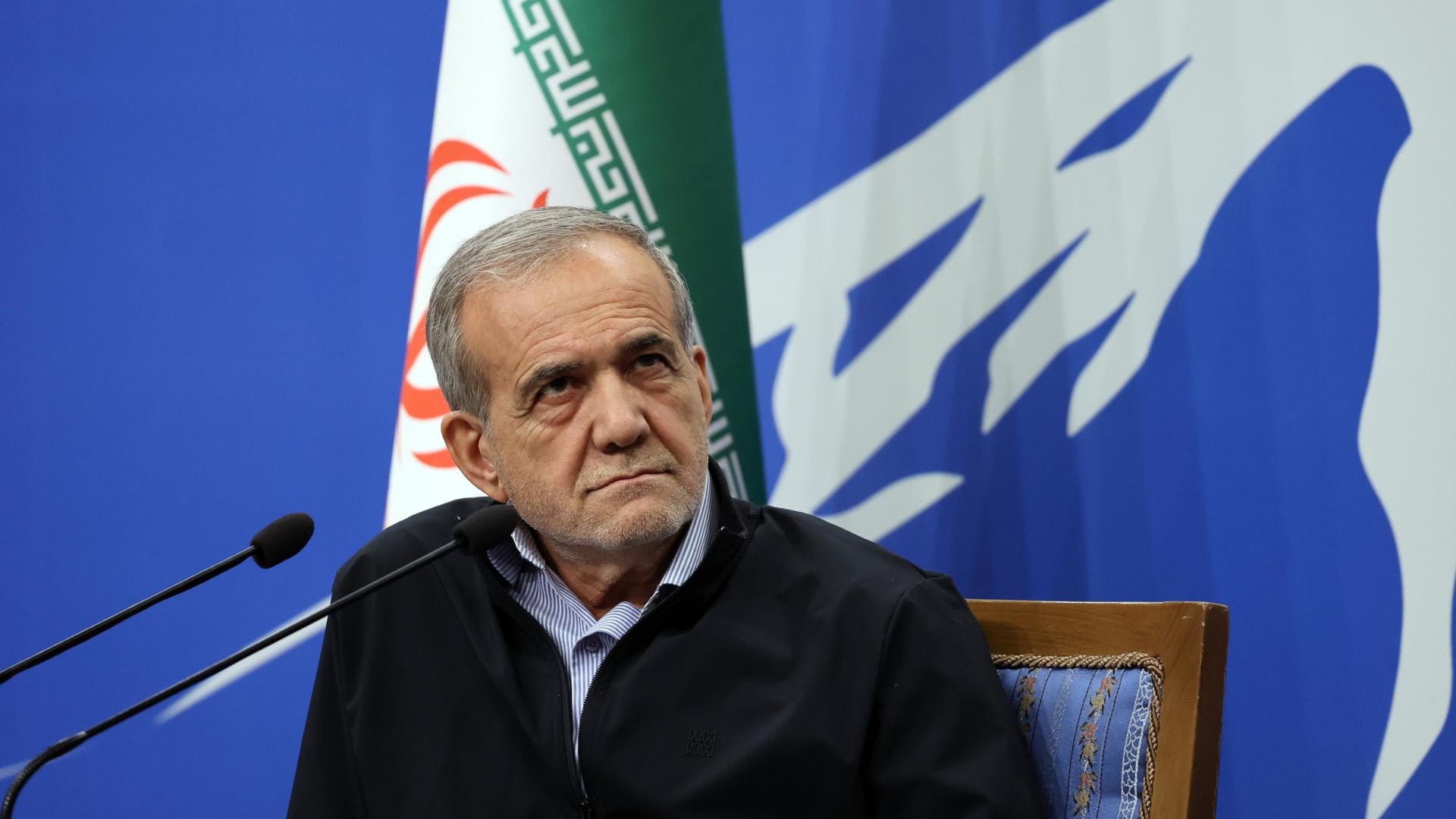 Foto de archivo del presidente de Irán, Masud Pezeshkian, el 16 de septiembre de 2024 durante una rueda de prensa en Teherán. EFE/EPA/ABEDIN TAHERKENAREH