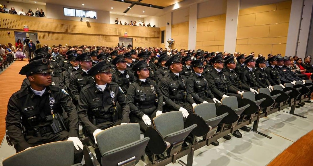 San Juan gradúa 46 nuevos policías municipales para reforzar seguridad