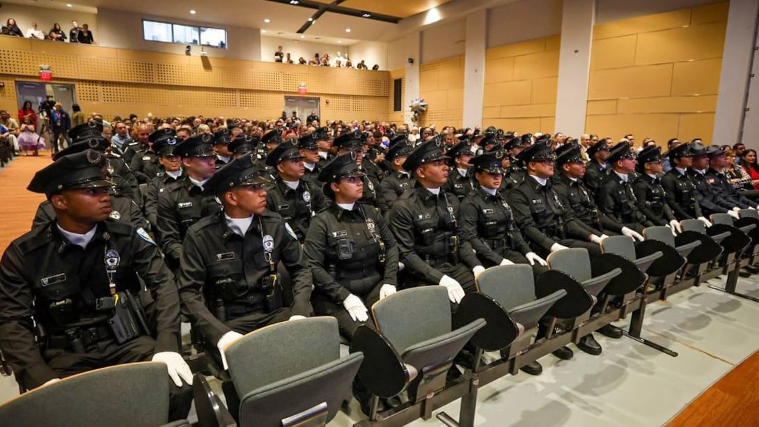 San Juan gradúa 46 nuevos policías municipales para reforzar la seguridad en la ciudad capital