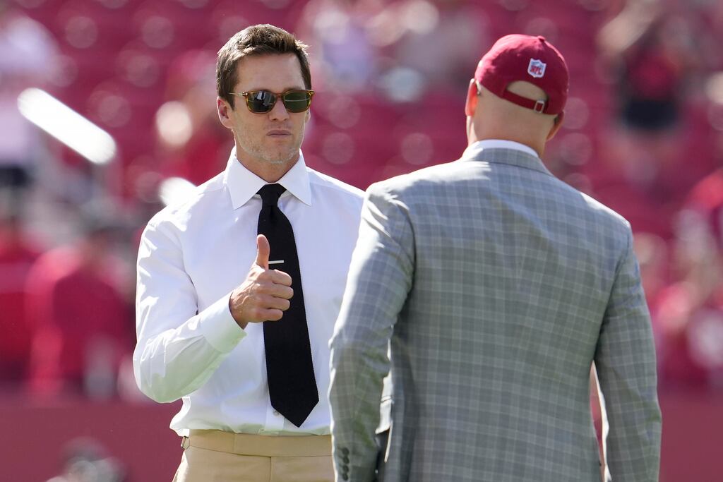 Tom Brady previo al partido entre los San Francisco 49ers y los Arizona Cardinals, que comentó para FOX y que se disputó en Santa Clara, el 6 de octubre.