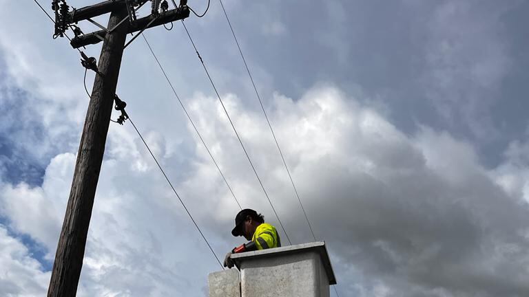 Alcalde de Lajas le exige a LUMA la intervención de más brigadas en el municipio