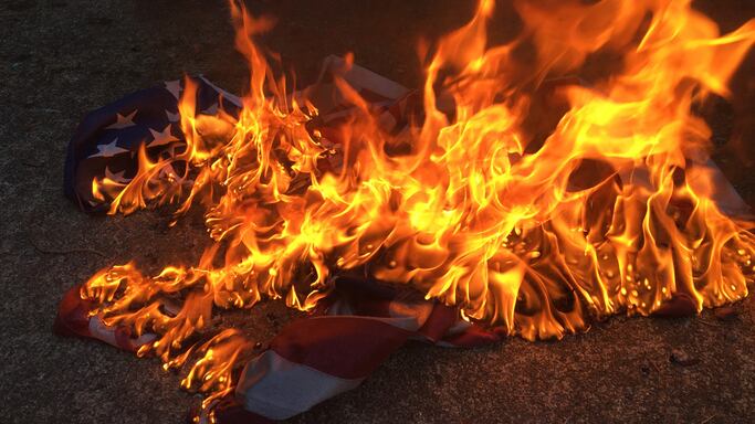 Quema bandera USA