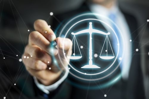 Llevan talleres sobre planificación legal a comunidades de adultos mayores