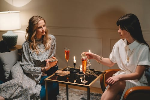 Los 5 signos del zodiaco que tendrán más dinero en 2026 y no tendrán que forzar la abundancia