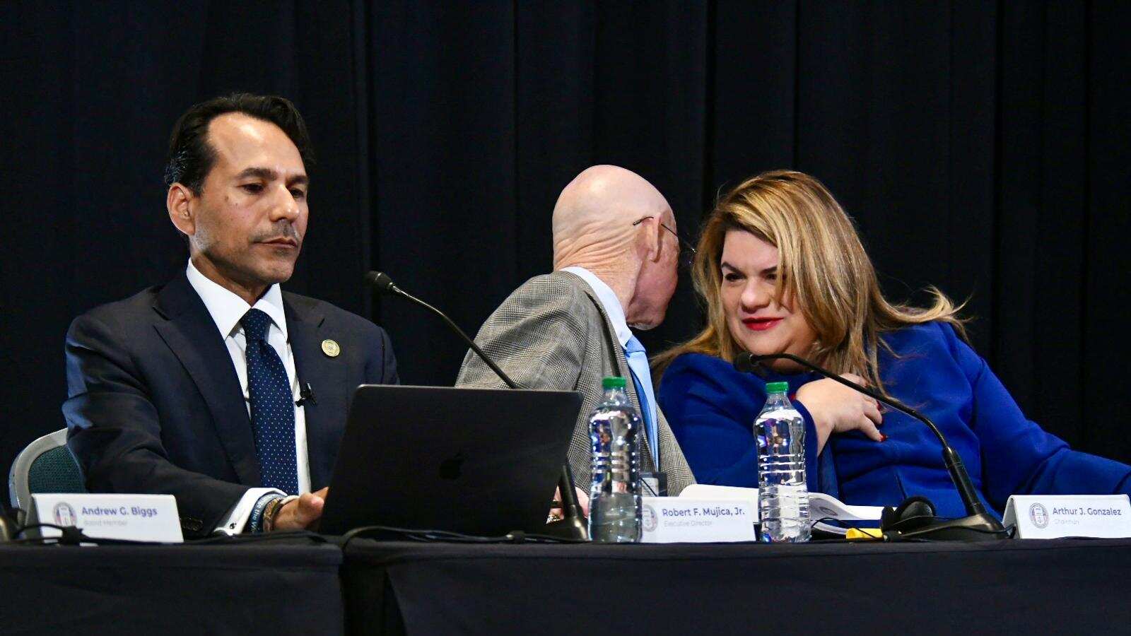 Jenniffer González Colón en reunión con la Junta de Control Fiscal