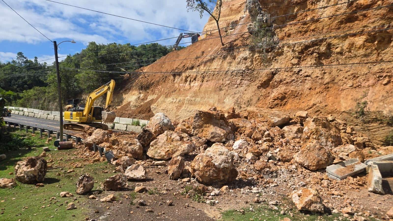 Tramo de la PR-129 entre Hatillo y Lares sigue cerrado por inestabilidad del terreno.