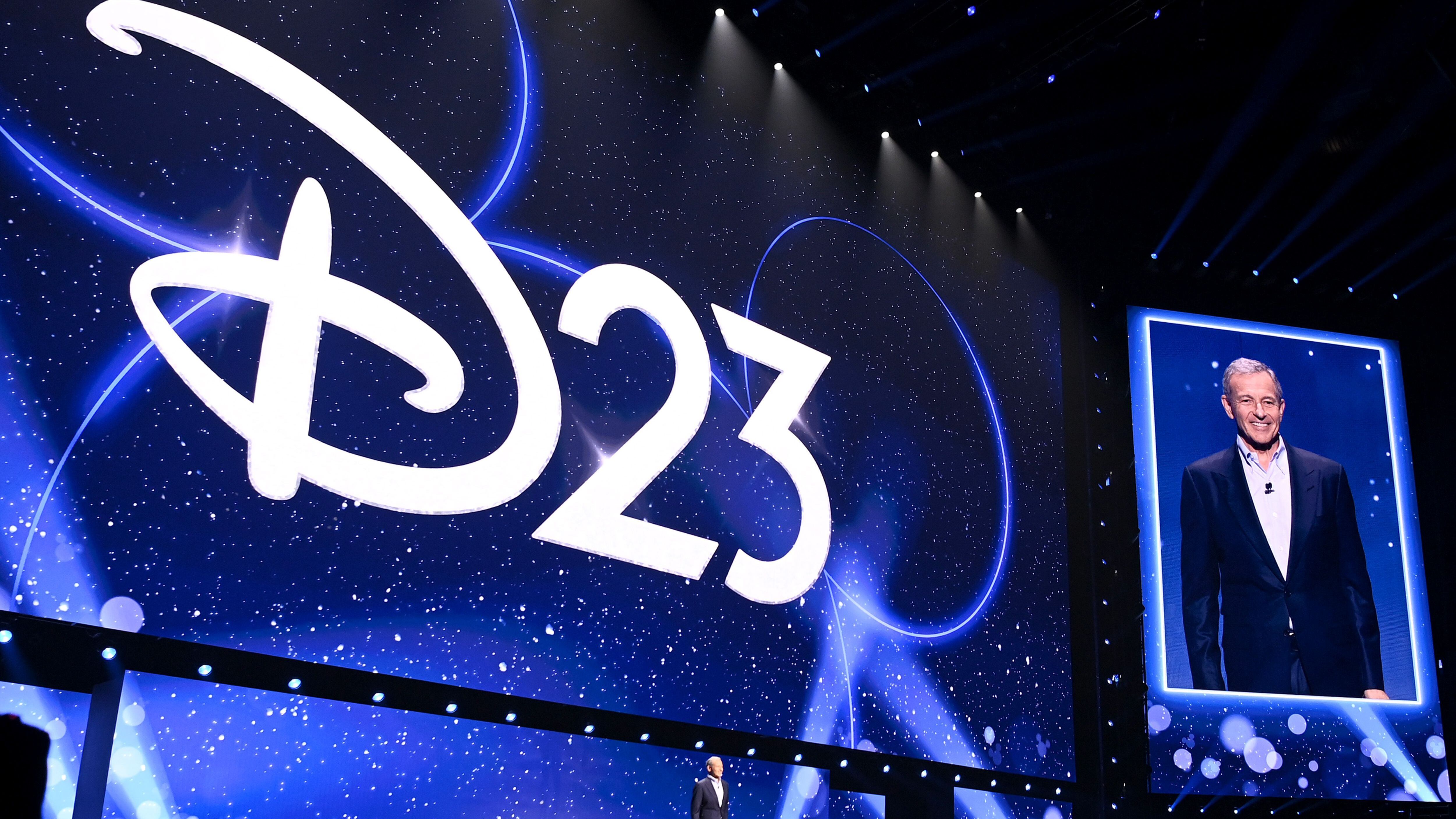 The Ultimate Disney Fan Event, mejor conocido como D23, es considerado como una de las convenciones más populares a nivel internacional, ya que cuenta con una programación repleta de sorpresas para los fanáticos de Disney, Pixar y Marvel. Durante este fin de semana serán revelados algunos adelantos de los próximos proyectos de la empresa; hasta el momento algunos de los que han destacado son ‘Soy Story 5’ ‘Los increíbles 3’, ‘IronHeart’, 'Daredevil: Born Again’, ‘Moana 2’, ‘Blanca Nieves’, entre otros.