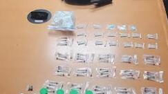 Evidencia ocupada tras arrestos en el residencial Rafael López Sicardó.