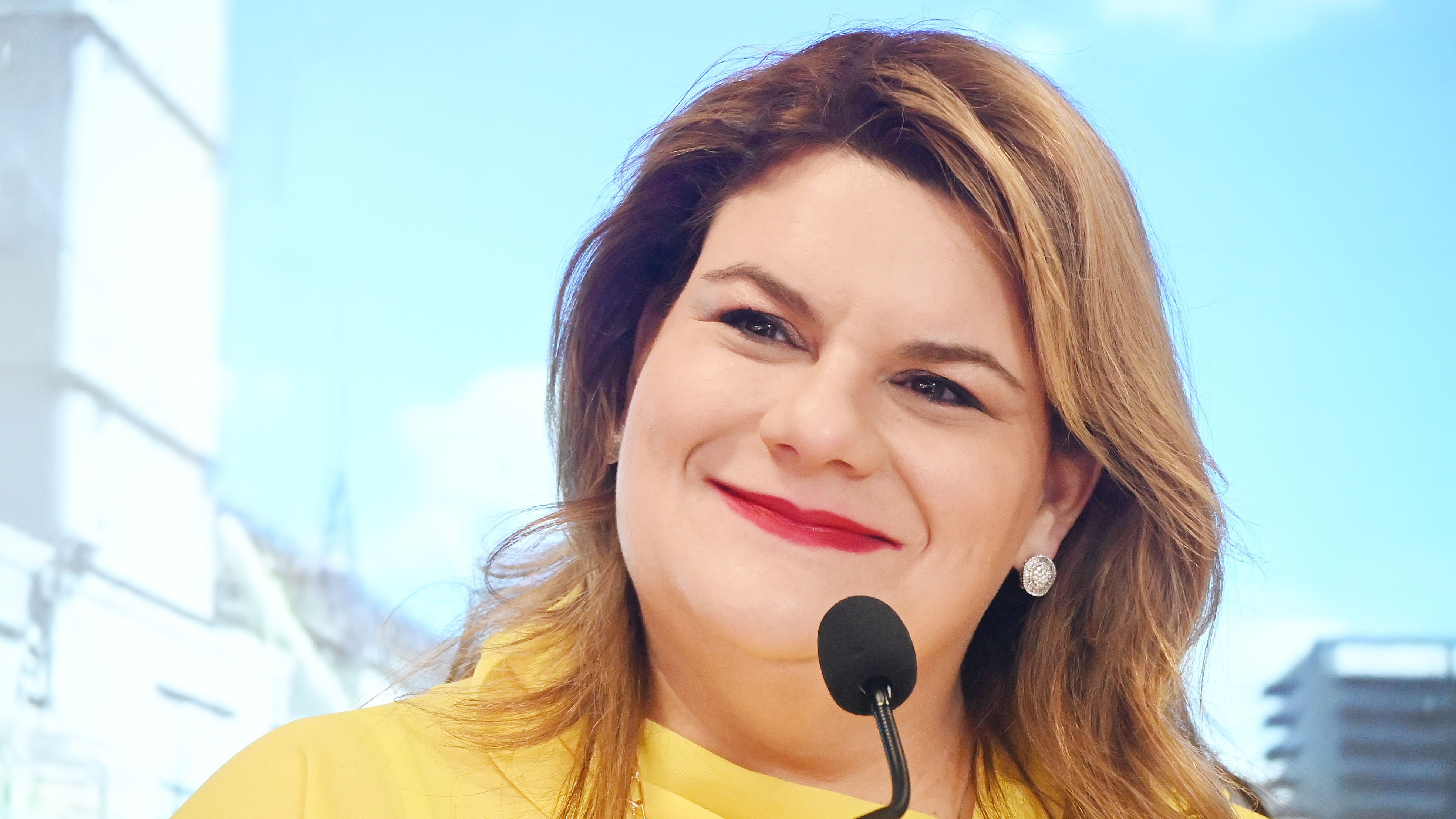 La gobernadora Jennifer Gonzalez , inspecciona la conversion de combustibles a gas natural. Planta de Palo Seco,