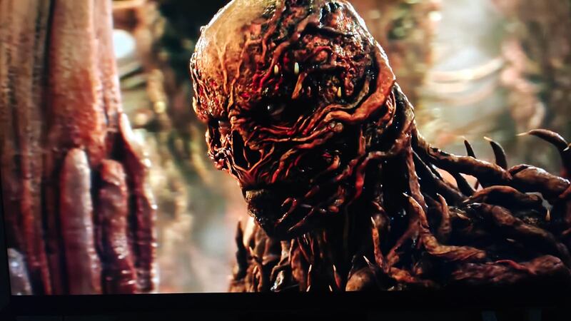 Probamos la TCL Serie QM8K de 75 pulgadas en casa y estas son nuestras impresiones: negros profundos, brillo impresionante y audio integrado de alto nivel que crean una experiencia inmersiva perfecta para disfrutar desde grandes estrenos hasta los partidos más emocionantes del año