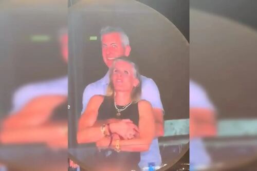 Mujer que grabó Kiss Cam en concierto de Coldplay revela cuánto dinero ha ganado