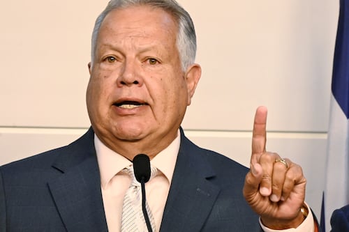 Hijo de senador Josian Santiago renuncia a oficina legislativa tras señalamientos de nepotismo