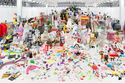 Una pasarela se convierte en una celebración de la moda y el reciclaje creativo