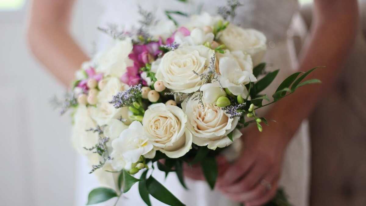 La broma que hizo una novia ser detenida en su boda y llevó los invitados al hospital