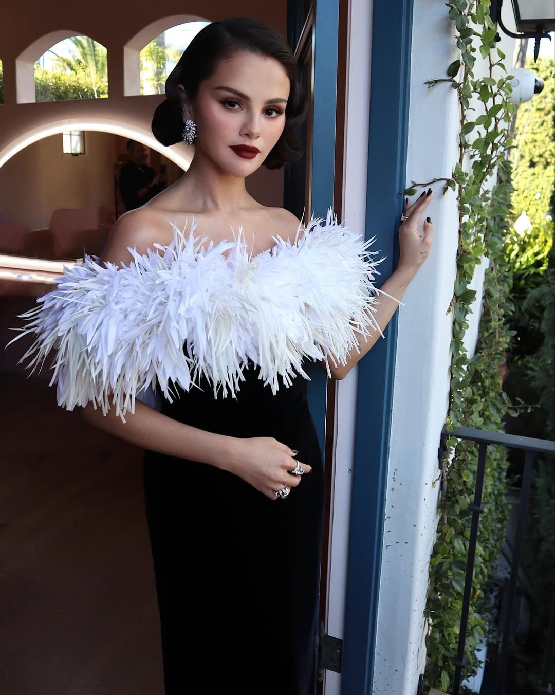 Instagram: @rarebeauty