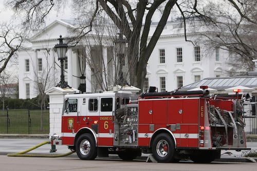 Denuncia falsa de incendio en la Casa Blanca causa alarma