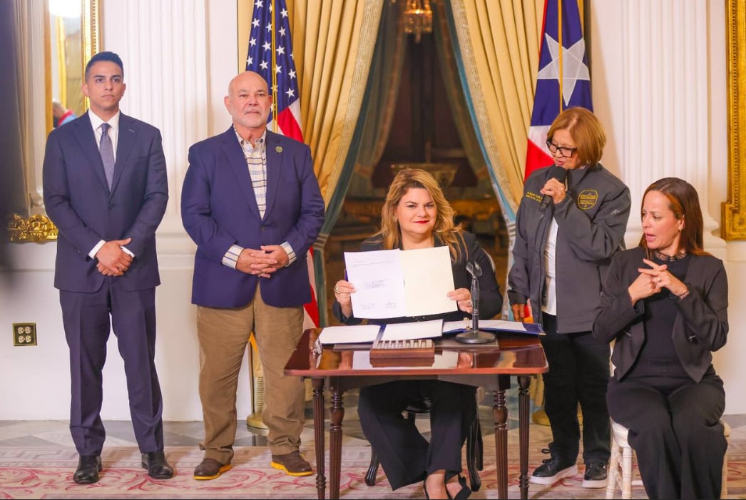 Gobernadora convierte en ley resolución para envío de cheques a contribuyentes