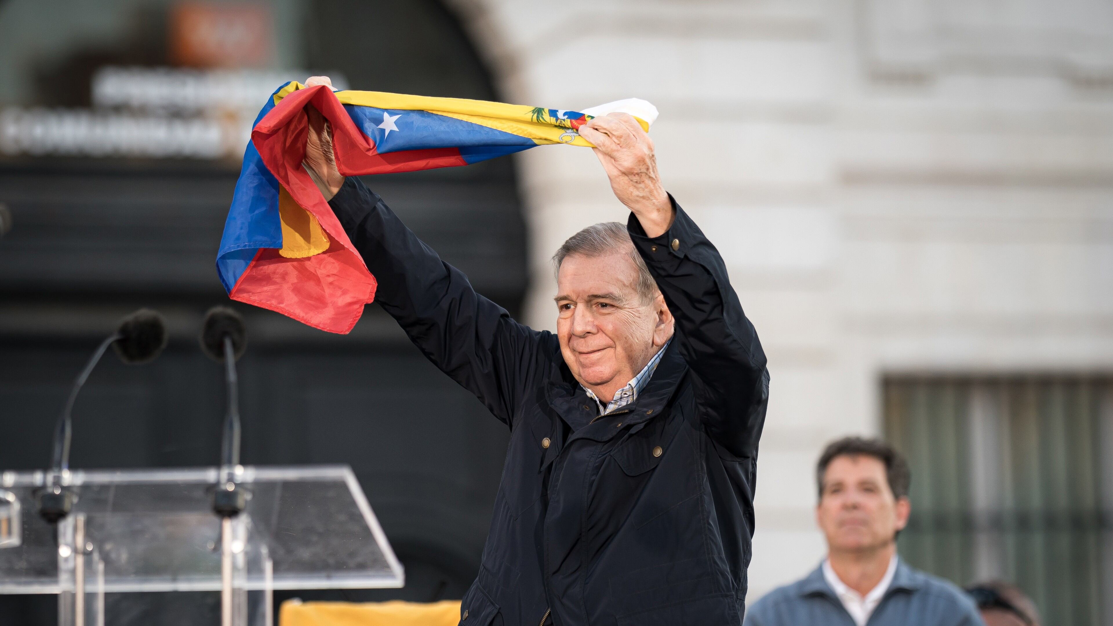 Edmundo González, reconocido por unos como presidente de Venezuela